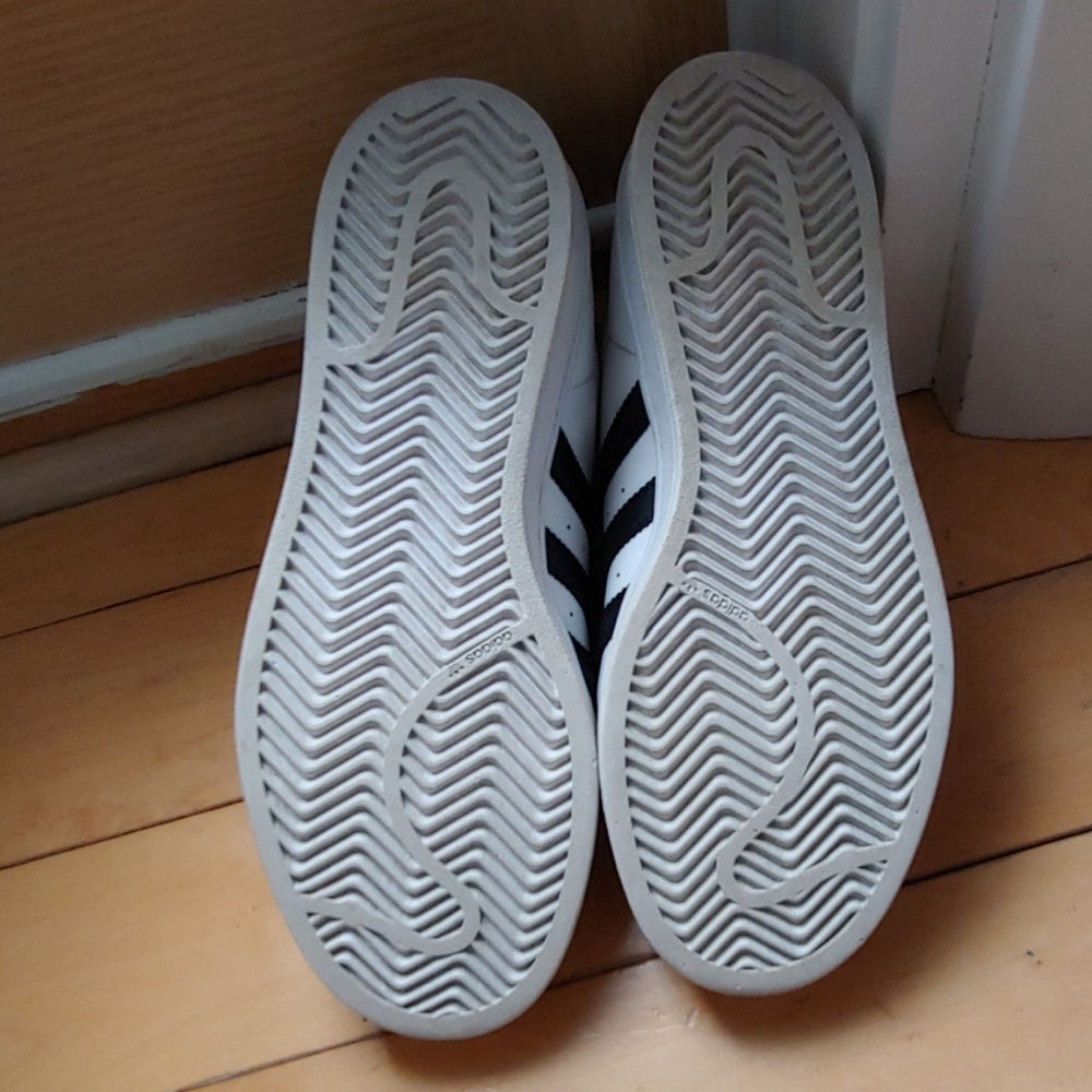 Sneakers - Picture 3 of 4